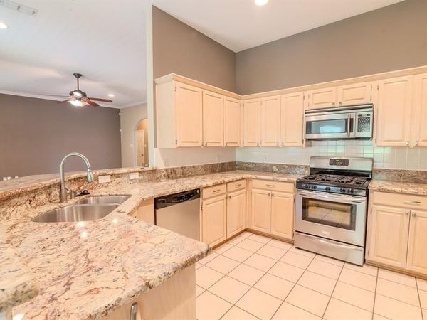 6014 Brenhaven Road, Arlington, TX 76017