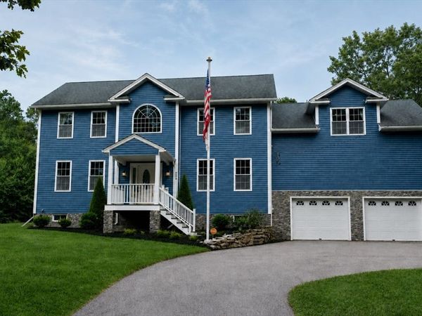 368 Dudley Oxford Rd, Dudley, MA 01571