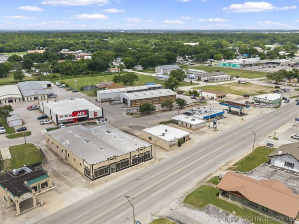 813 W Broadway Street , Ardmore, OK 73401
