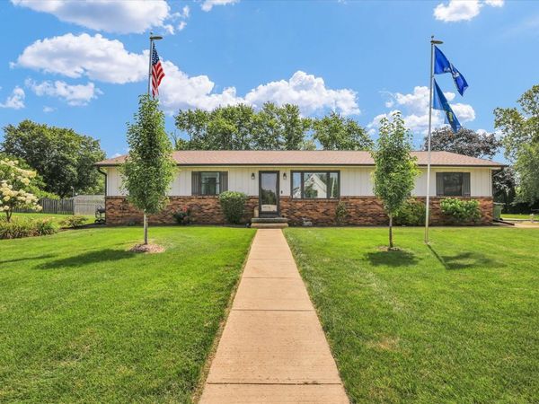 102 Sharon Drive, Mahomet, IL 61853