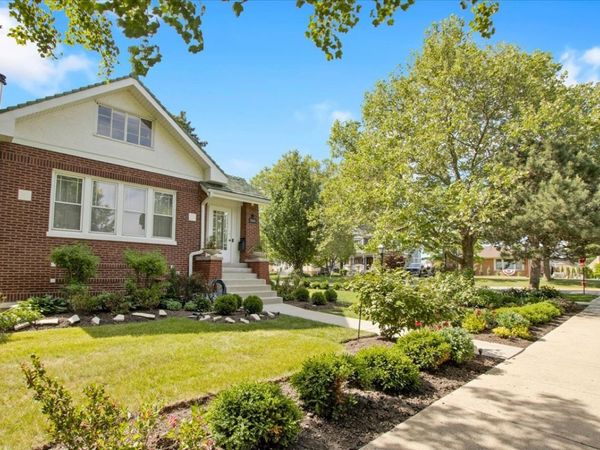 5661 N New Hampshire Avenue , Chicago, IL 60631