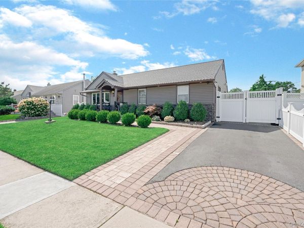 2538 1st Avenue, East Meadow, NY 11554