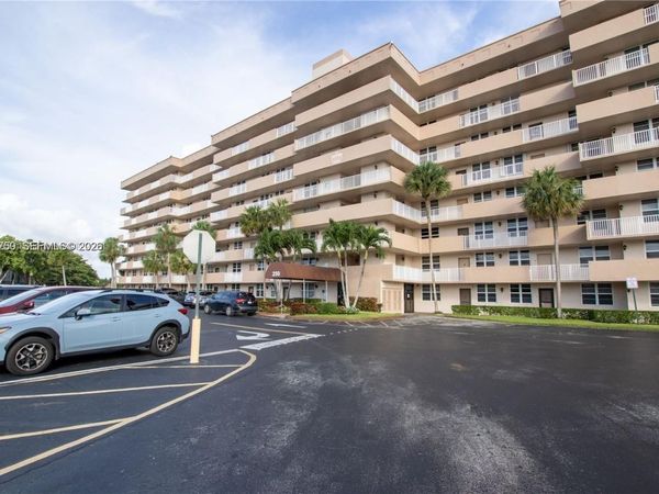 250 Jacaranda Dr , Unit 302, Plantation, FL 33324