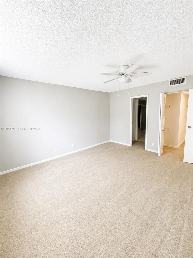 250 Jacaranda Dr , Unit 302, Plantation, FL 33324 Photo