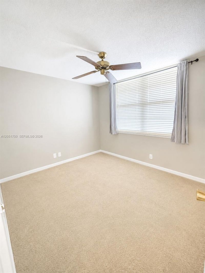 250 Jacaranda Dr , Unit 302, Plantation, FL 33324 Photo