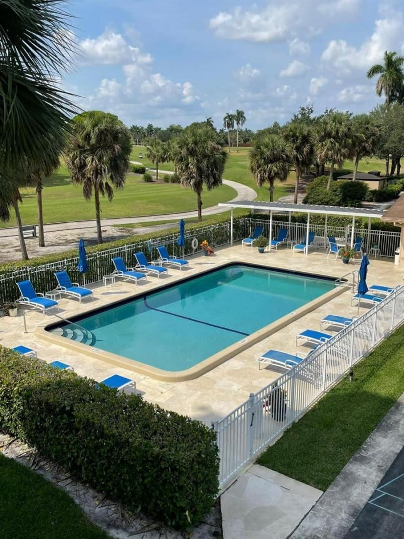 250 Jacaranda Dr , Unit 302, Plantation, FL 33324 Photo