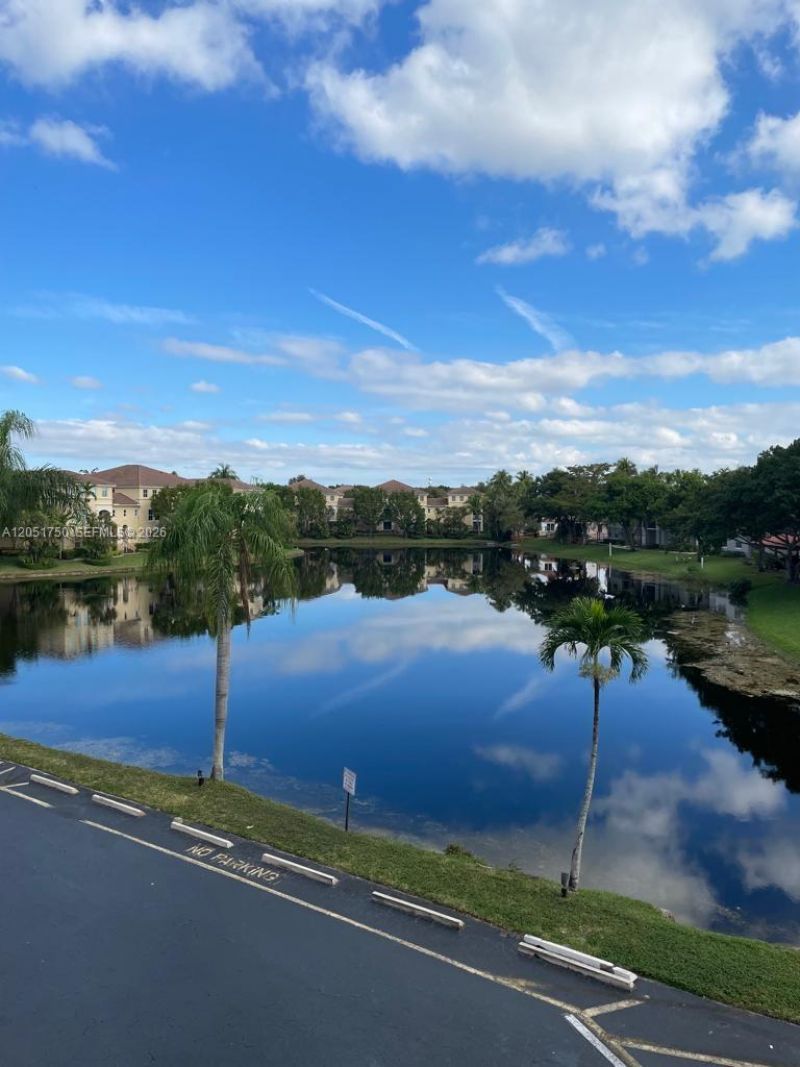 250 Jacaranda Dr , Unit 302, Plantation, FL 33324 Photo