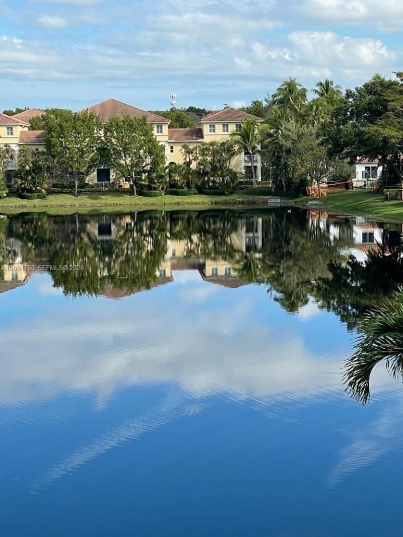 250 Jacaranda Dr , Unit 302, Plantation, FL 33324 Photo
