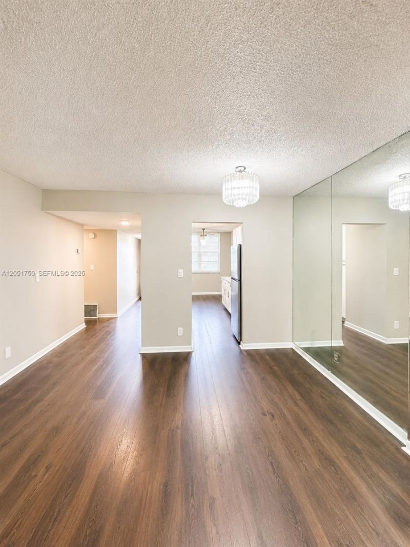 250 Jacaranda Dr , Unit 302, Plantation, FL 33324 Photo