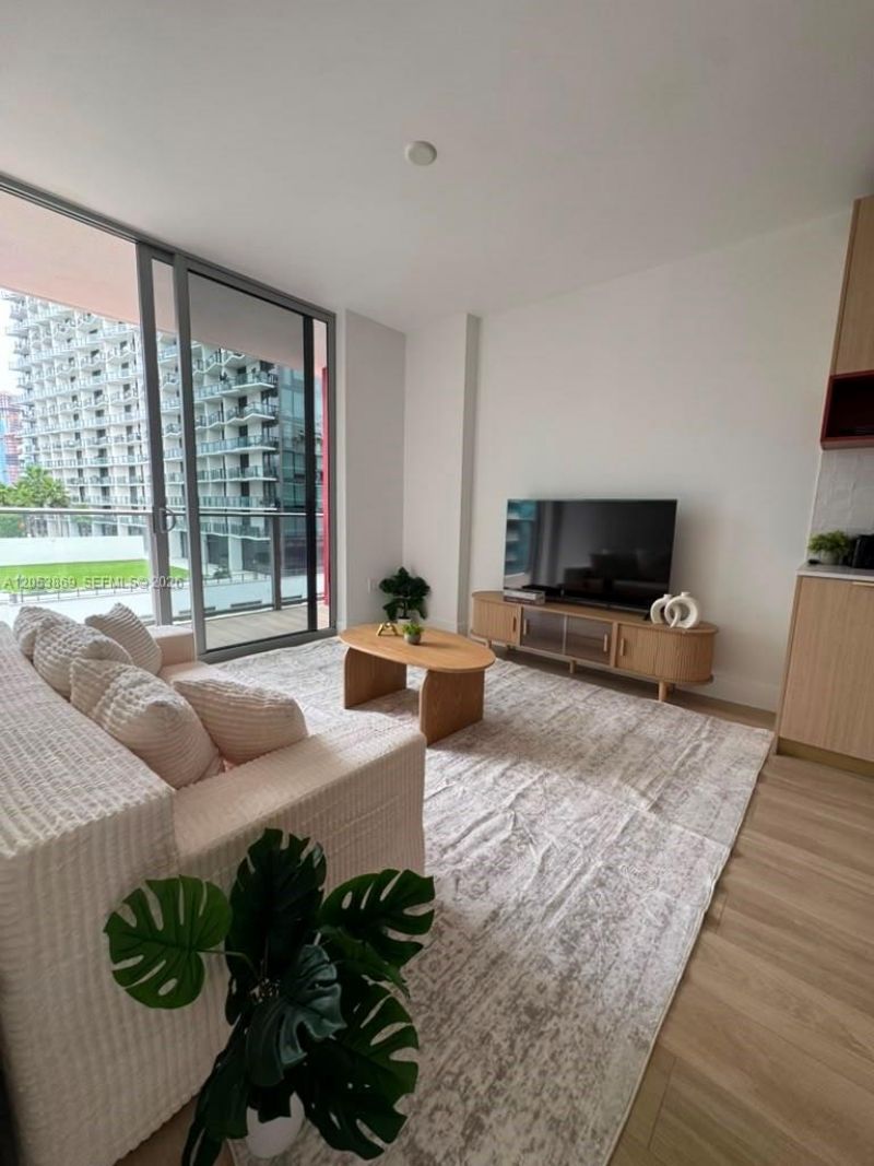 90 NE 32nd St, Unit 811, Miami, FL 33137 Photo