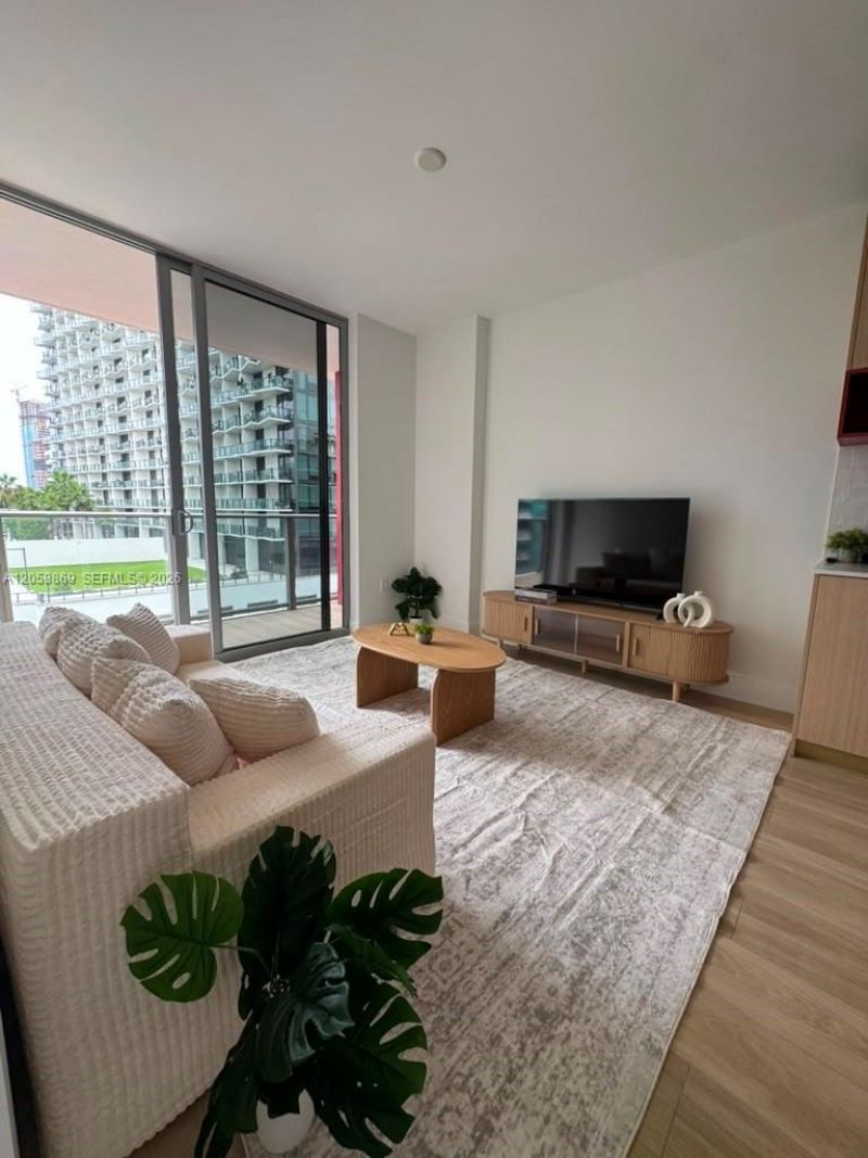 90 NE 32nd St, Unit 811, Miami, FL 33137 Photo