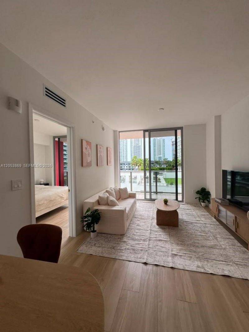 90 NE 32nd St, Unit 811, Miami, FL 33137 Photo