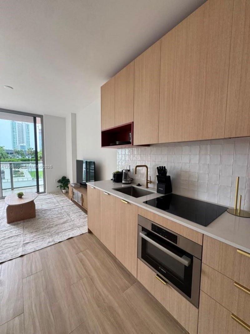 90 NE 32nd St, Unit 811, Miami, FL 33137 Photo