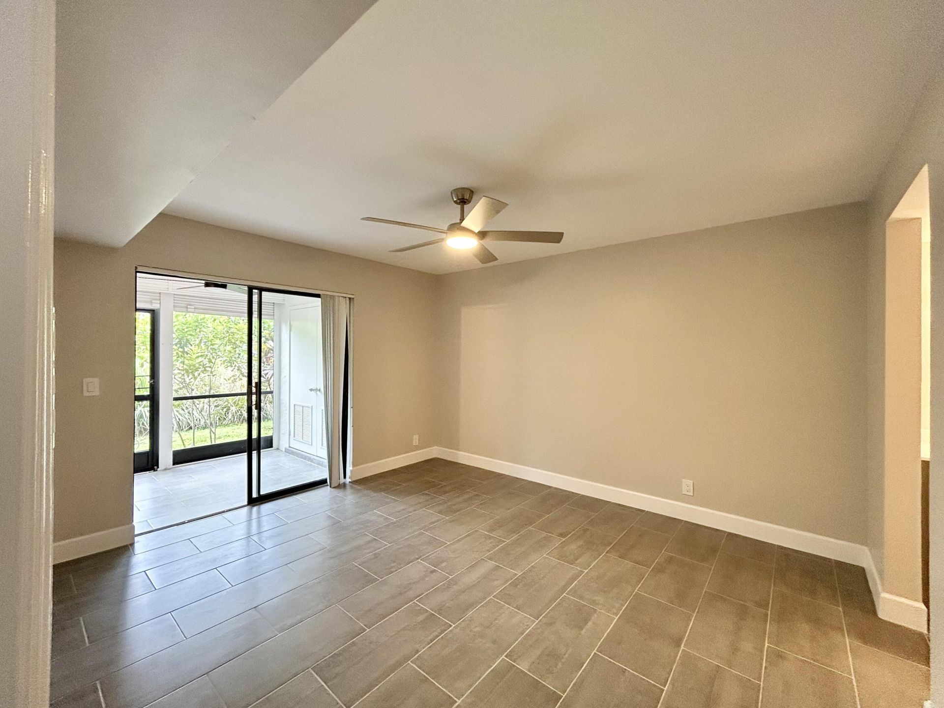 7681 Tahiti Lane, Unit 102, Lake Worth, FL 33467 Photo