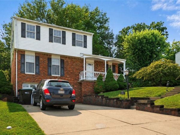 3481 Ivy Hill Ln , Finleyville, PA 15332