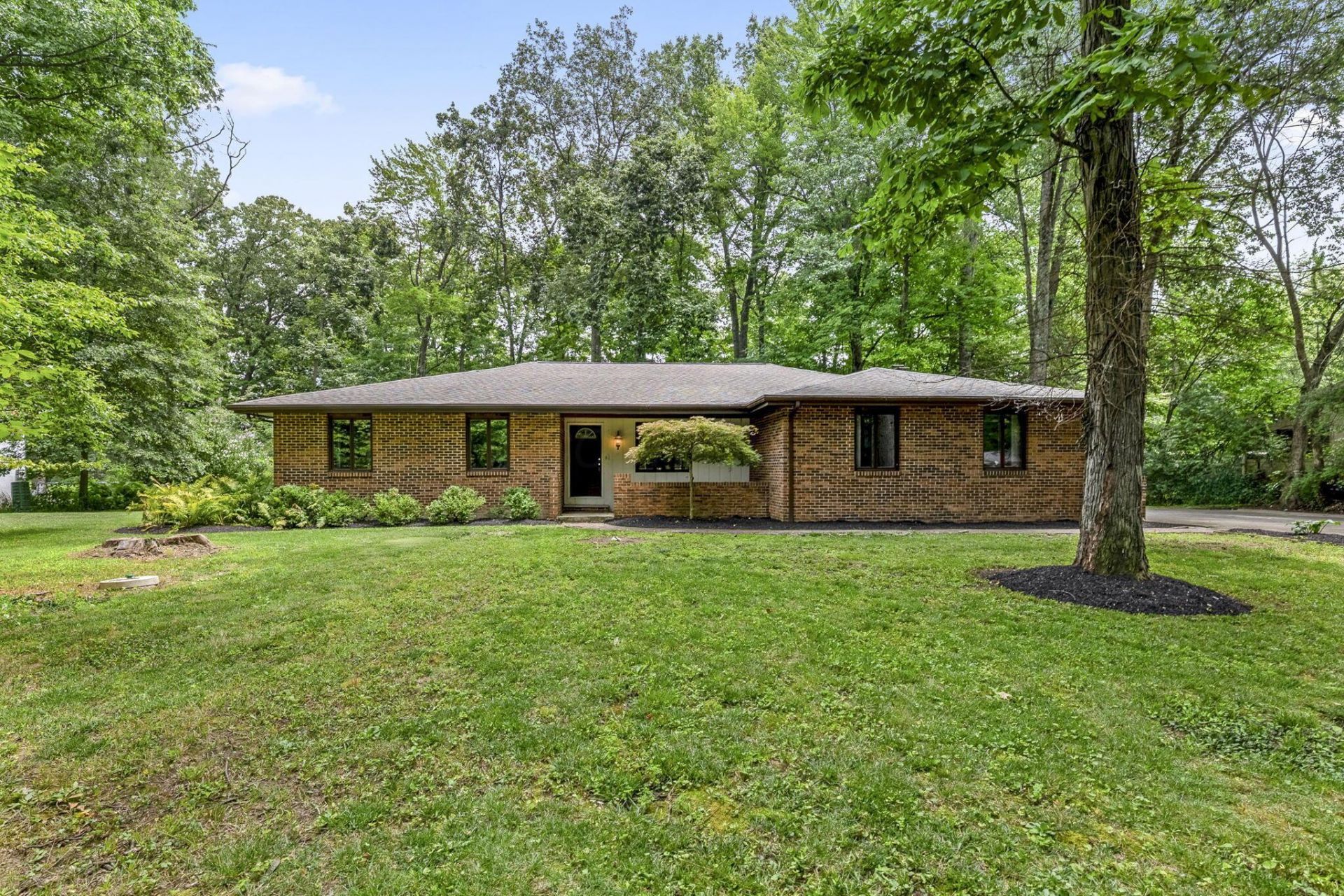 2660 Tally Ho Drive, Blacklick, OH 43004 Main Photo