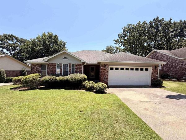 56 Ridgewell Road, Sherwood, AR 72120