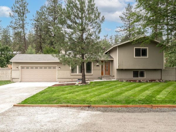 117 E Franklin Dr, Nine Mile Falls, WA 99026