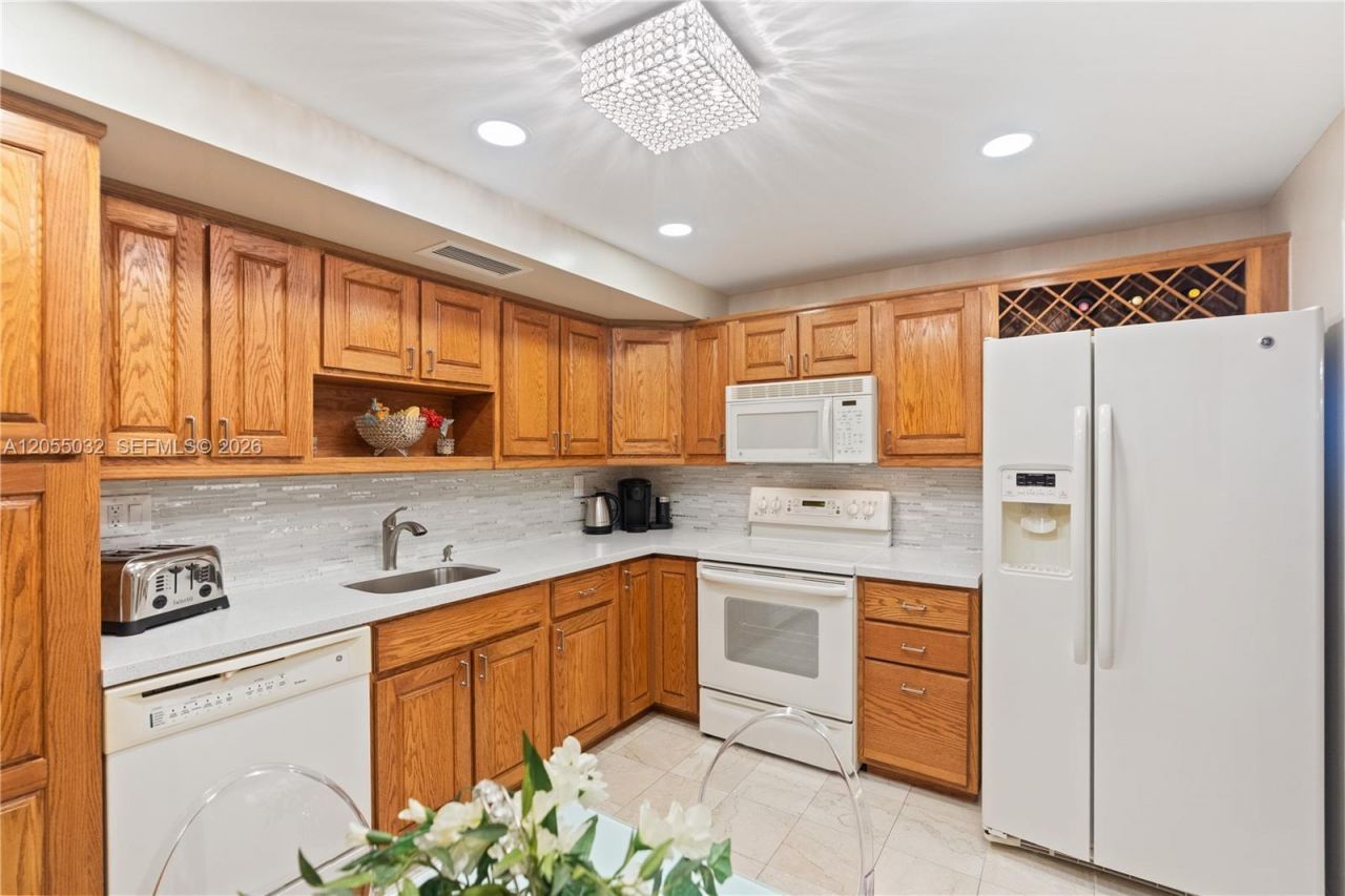 1600 S Ocean Dr , Unit 18B, Hollywood, FL 33019 Photo