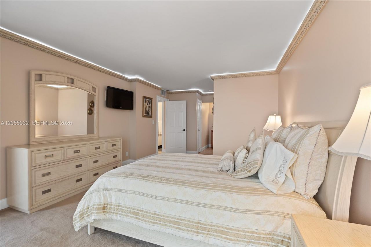 1600 S Ocean Dr , Unit 18B, Hollywood, FL 33019 Photo