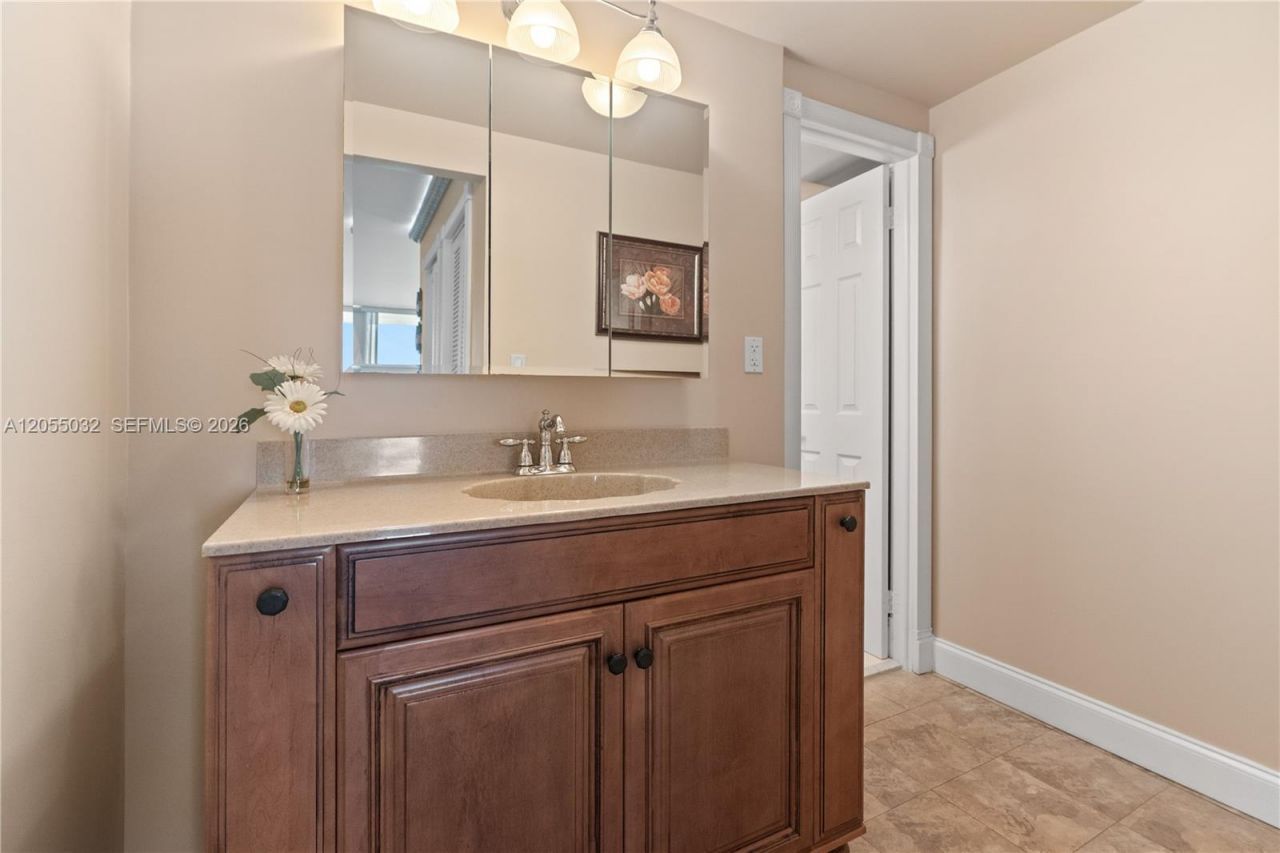 1600 S Ocean Dr , Unit 18B, Hollywood, FL 33019 Photo