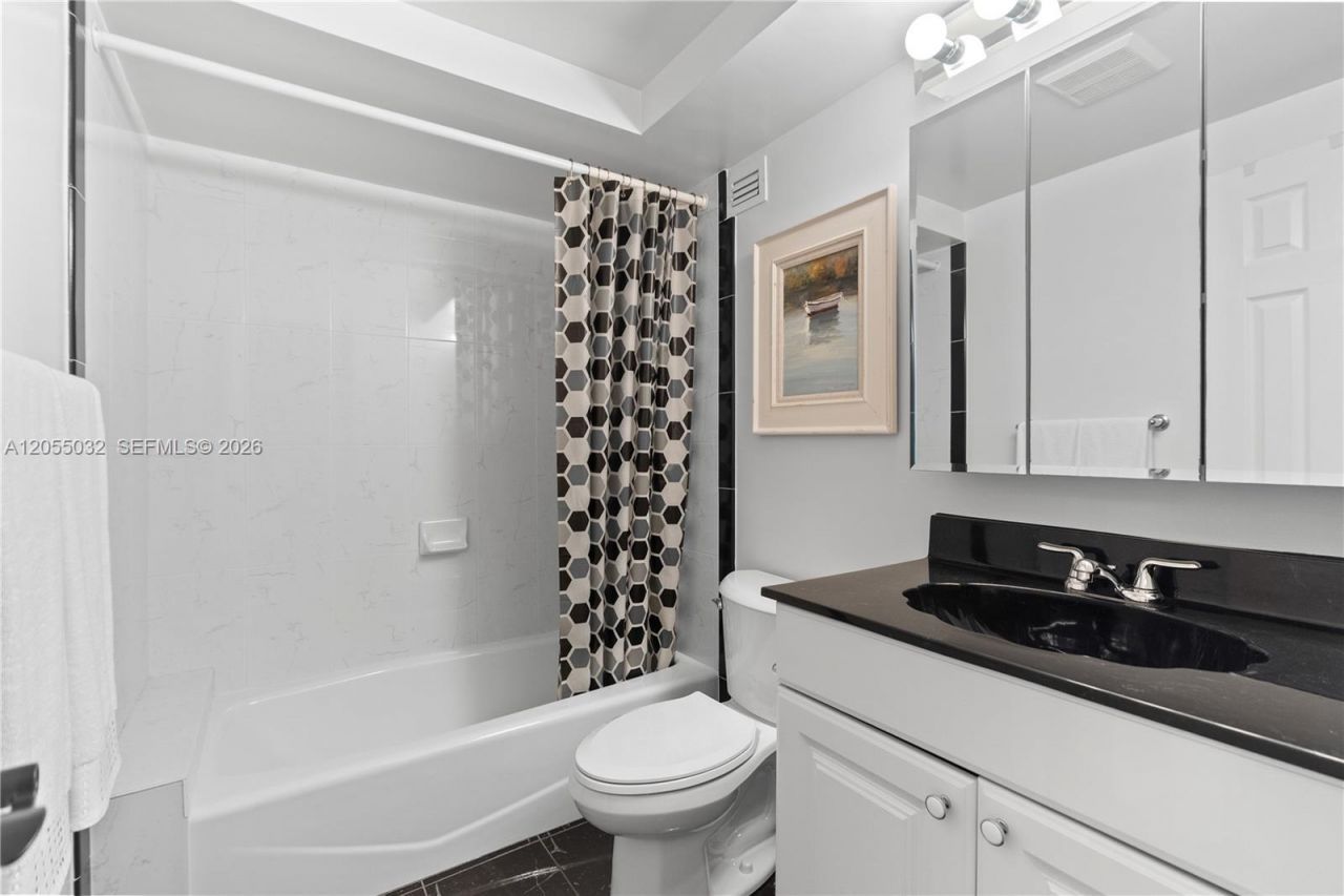 1600 S Ocean Dr , Unit 18B, Hollywood, FL 33019 Photo