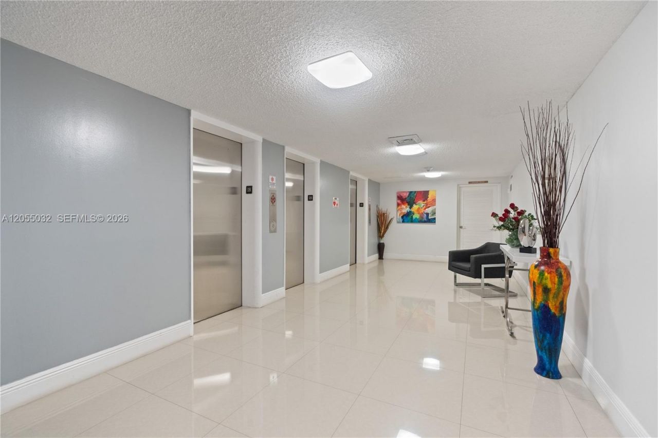 1600 S Ocean Dr , Unit 18B, Hollywood, FL 33019 Photo