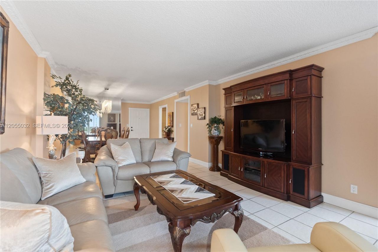 1600 S Ocean Dr , Unit 18B, Hollywood, FL 33019 Photo