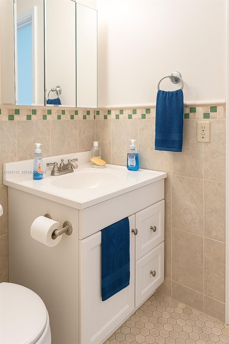 901 SW 11th Ave , Unit 4H, Hallandale Beach, FL 33009 Photo