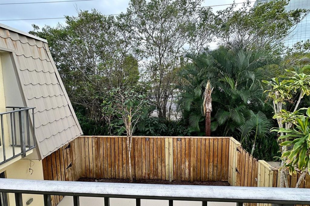 1700 Embassy Drive, Unit Apt 402, West Palm Beach, FL 33401 Photo