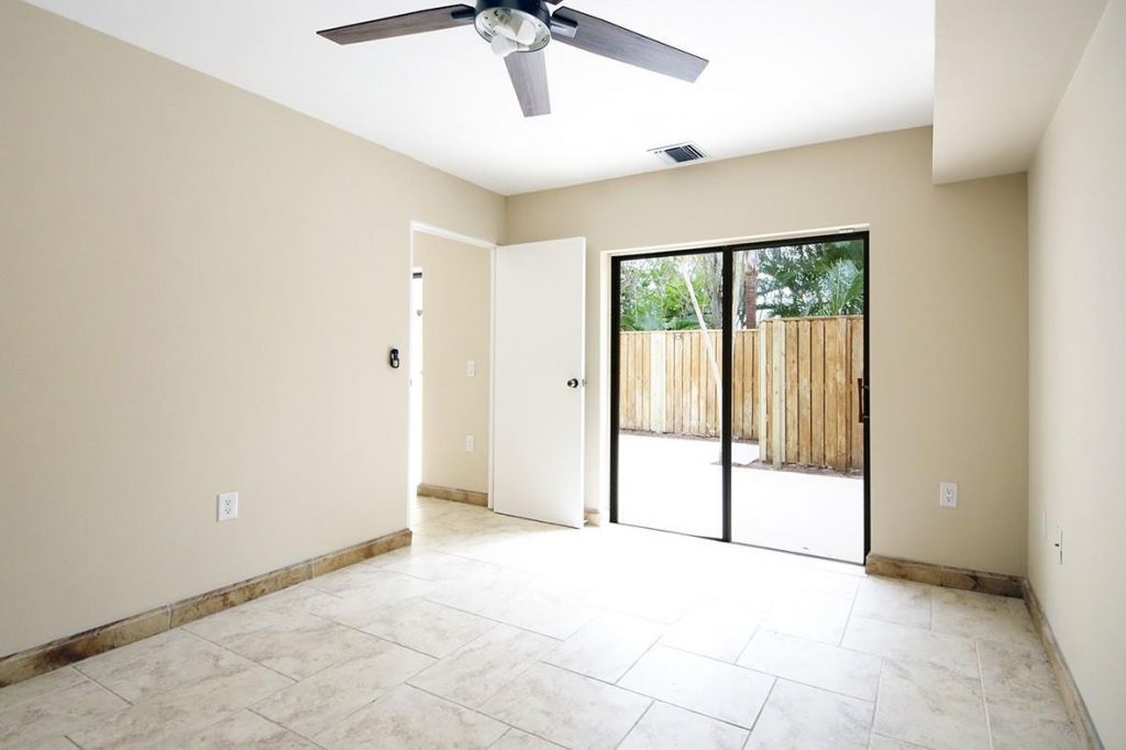 1700 Embassy Drive, Unit Apt 402, West Palm Beach, FL 33401 Photo