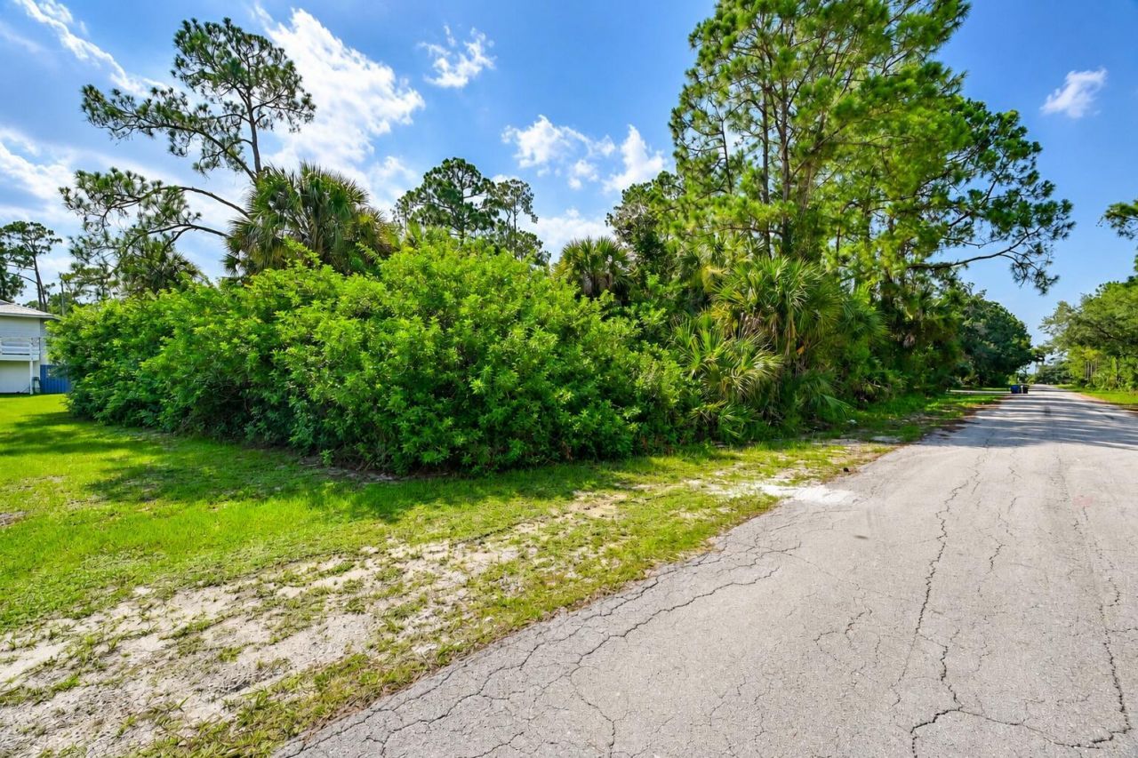 2303 Monroe Avenue, Alva, FL 33920 Photo