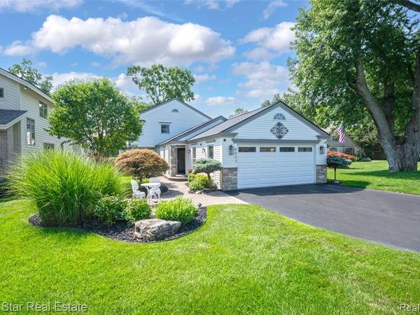 8931 Edgewood Park Drive, Commerce Twp, MI 48382