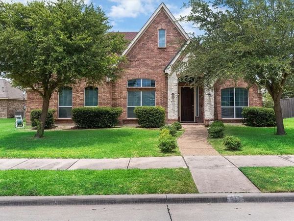 817 Trailwood Drive, DeSoto, TX 75115