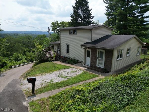 713 Grace Avenue , Coshocton, OH 43812