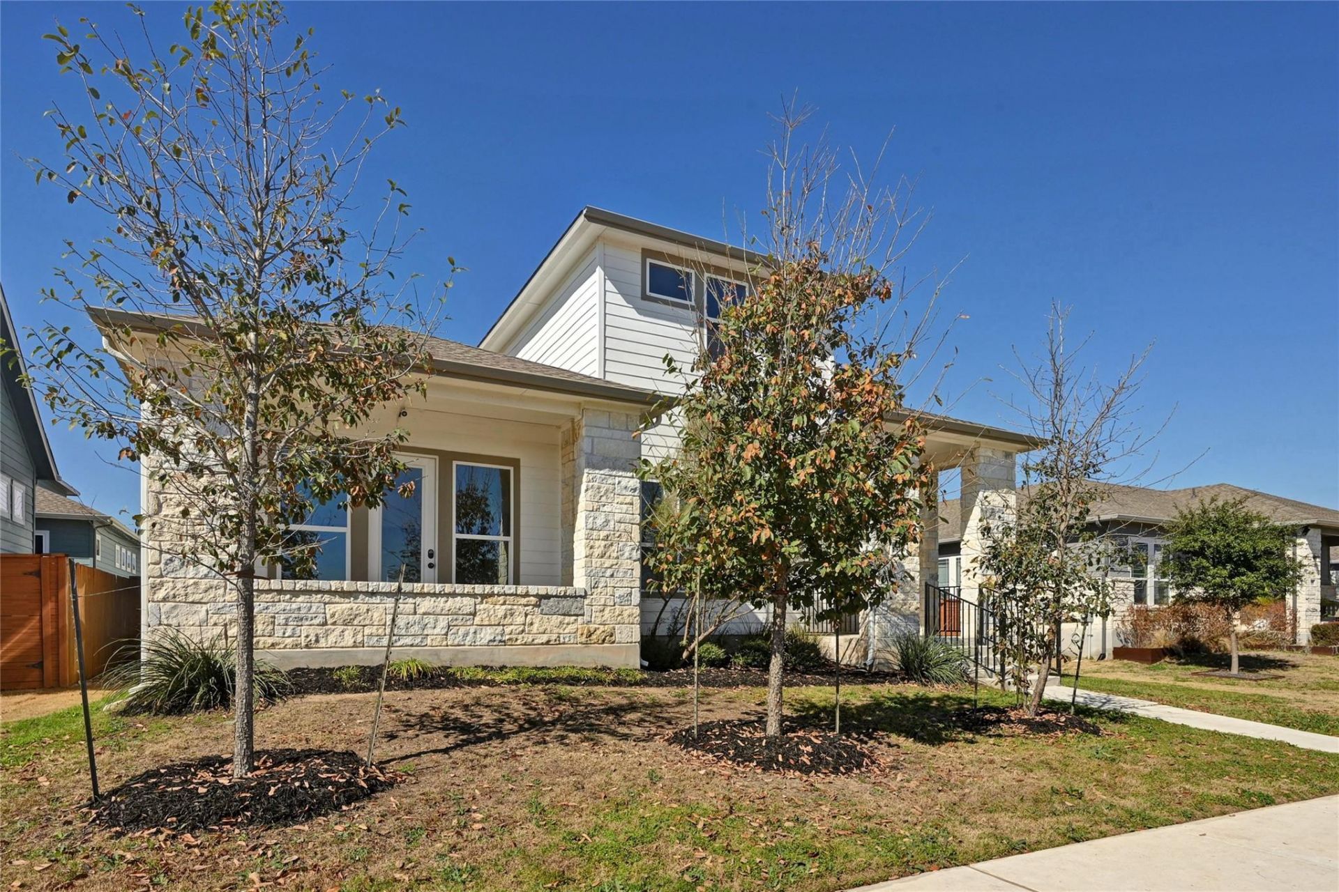 8612 Apogee Blvd, Austin, TX 78744 Main Photo