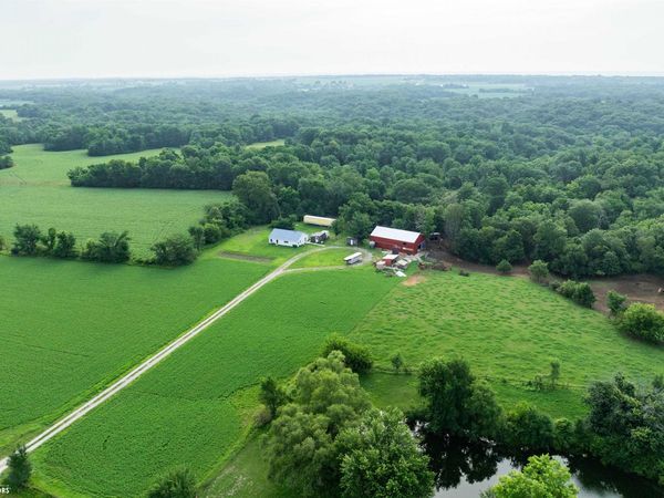 14500 Irish Ridge Road, Burlington, IA 52601