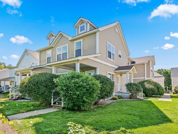 2917 Hemingway Drive, Chaska, MN 55318