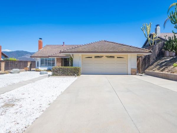 2556 Wind River Road , El Cajon, CA 92019