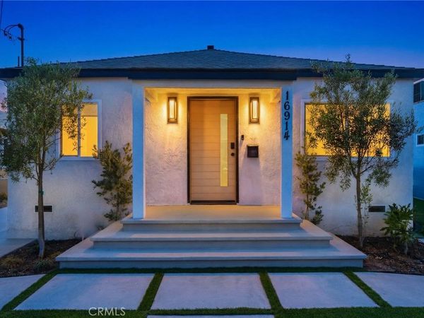 16914 S Hobart , Gardena, CA 90247