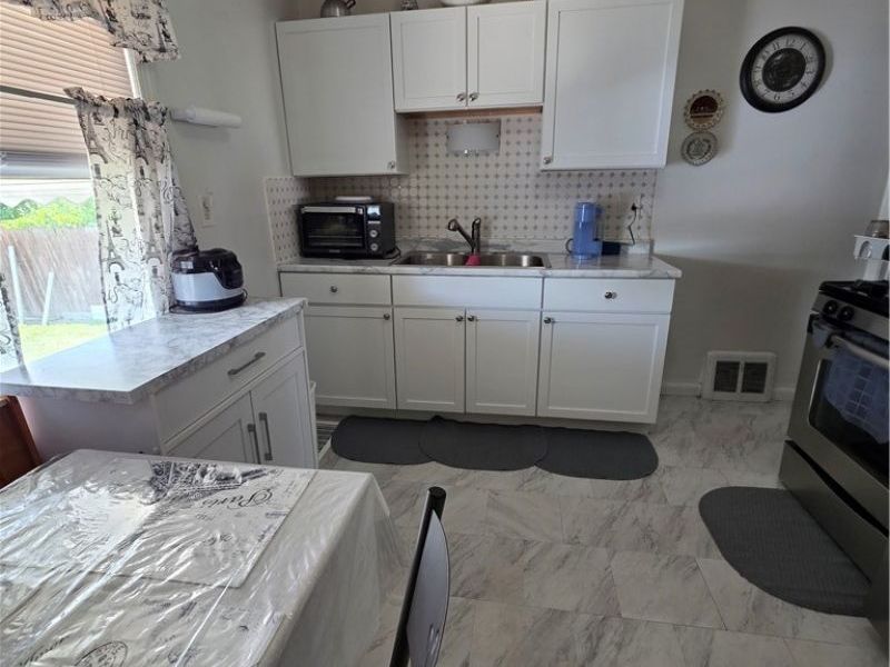 13445 Wainstead Avenue, Cleveland, OH 44111 Photo 2