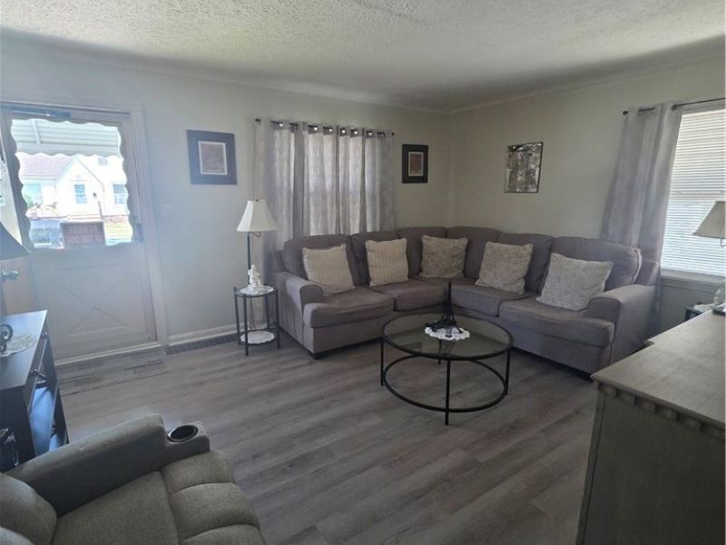 13445 Wainstead Avenue, Cleveland, OH 44111 Photo 6
