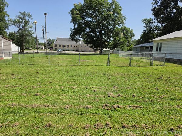 607 W 5th Street, Ada, OK 74820