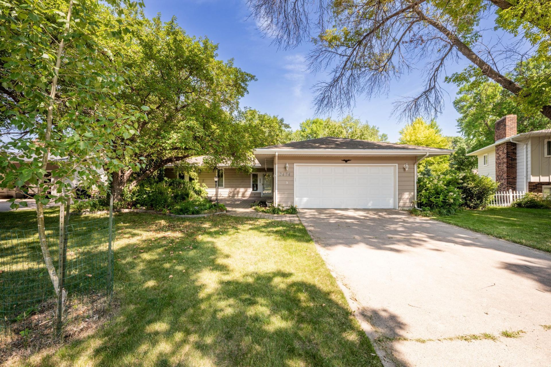 2474 W Country Club Drive S, Fargo, ND 58103 Main Photo
