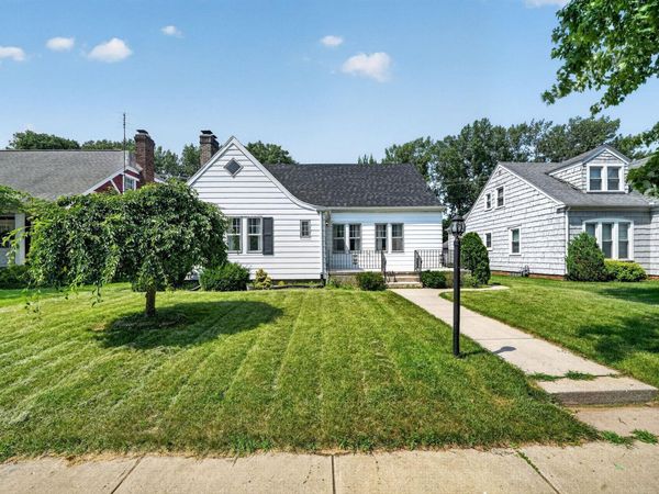 723 W Angela Boulevard, South Bend, IN 46617