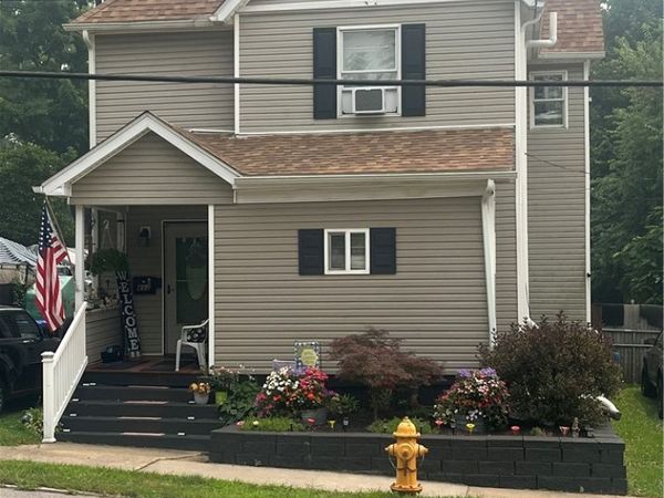 402 Meek St, Sharon, PA 16146