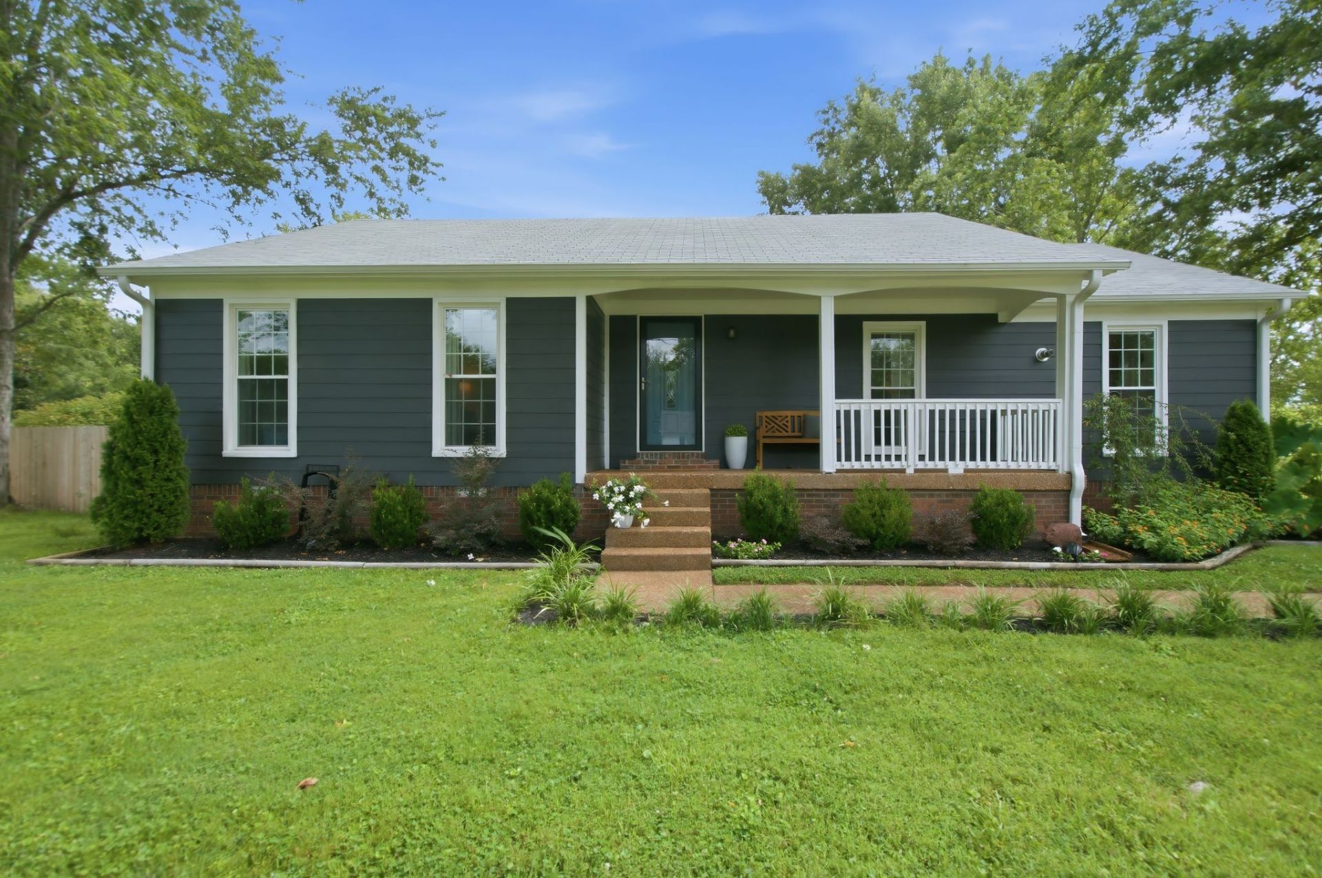 956 Harpeth Bend Dr, Nashville, TN 37221 Main Photo