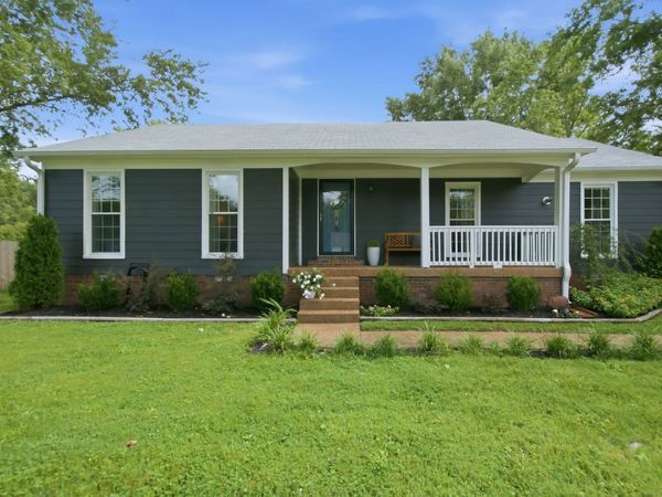 956 Harpeth Bend Dr , Nashville, TN 37221
