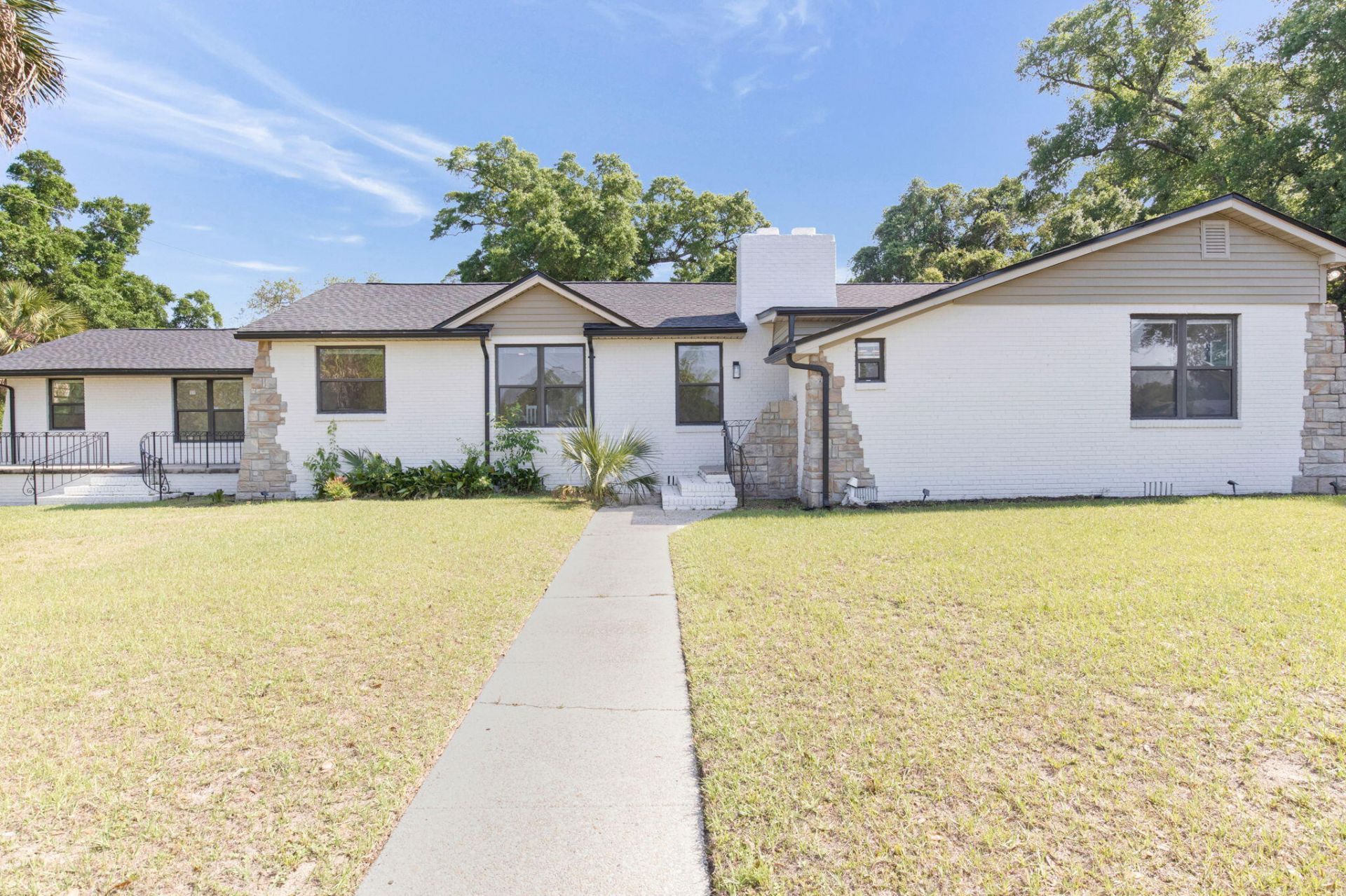 1301 W Lee Street, Pensacola, FL 32501 Main Photo