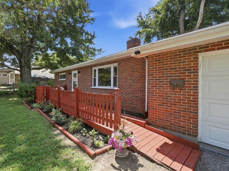 417 Davis Lane, Bethel, OH 45106 Photo 6
